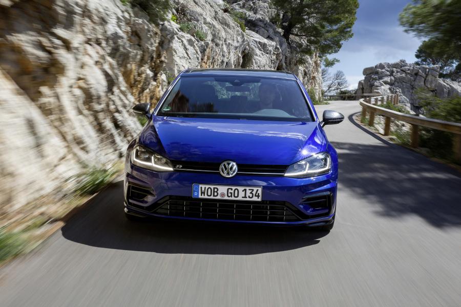  Volkswagen Golf R 5-Door 2017 года  (WW) (фото 26 из 27)